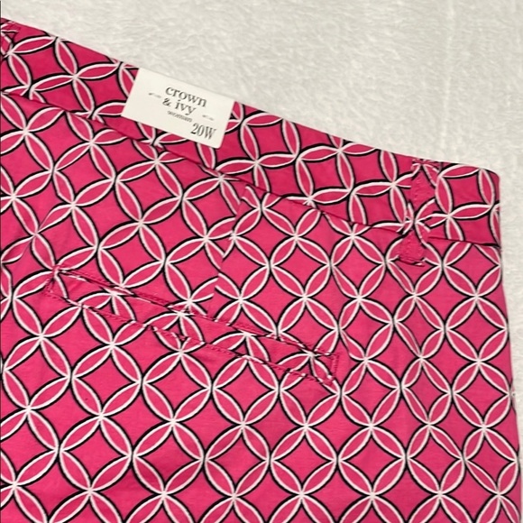 Crown &Ivy Pink Geometric Women's Shorts Sz 20W - Picture 7 of 9